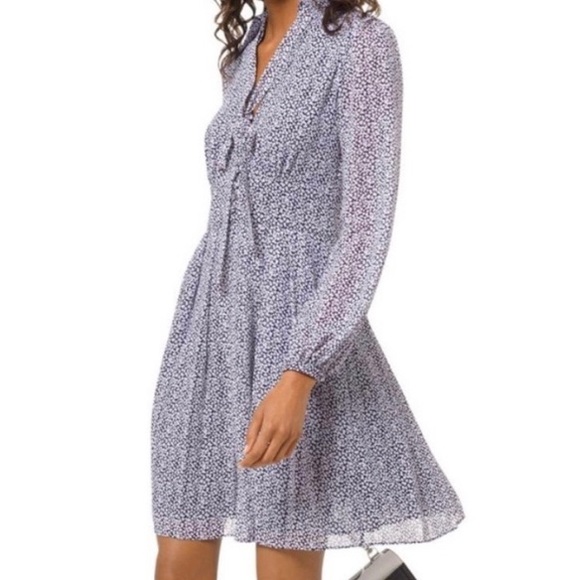 Michael Kors Heart-Print Georgette Tie-Neck Dress - Picture 2 of 9